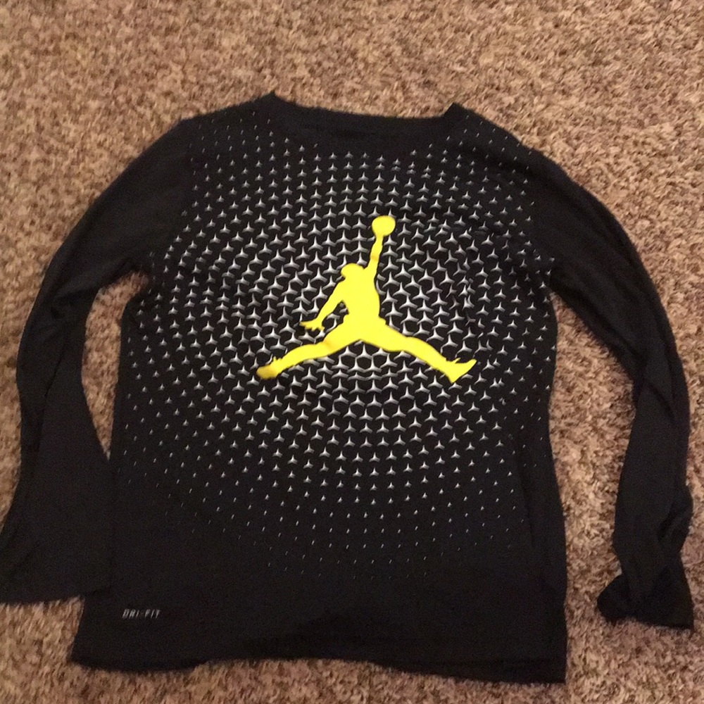 Jordan Boys Large Long Sleeve Shirt (Dri-Fit)